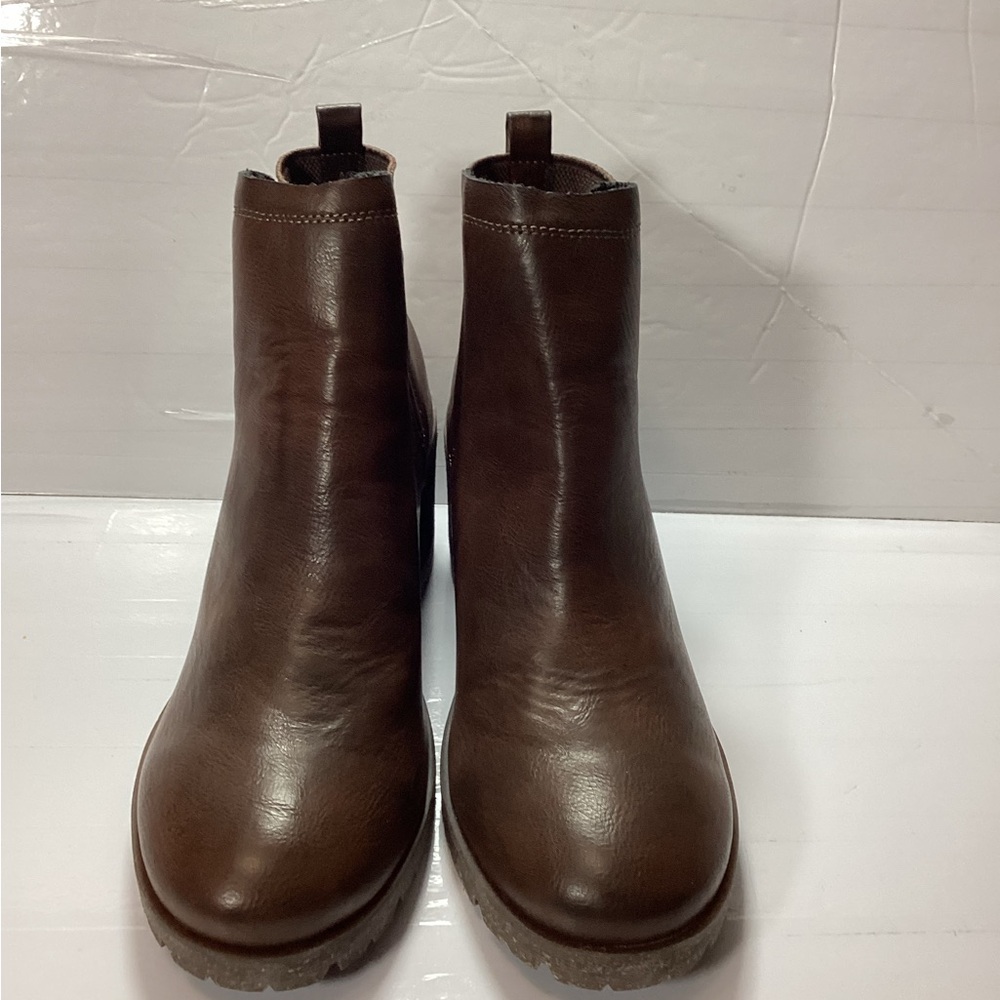 Kork-Ease brown women’s ankle boots size 8.5